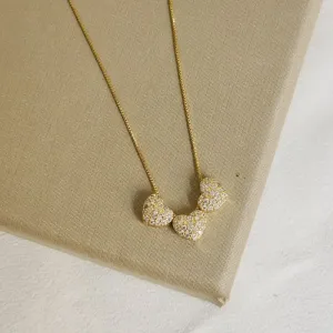 Colar Delicado Corações de Zircônia