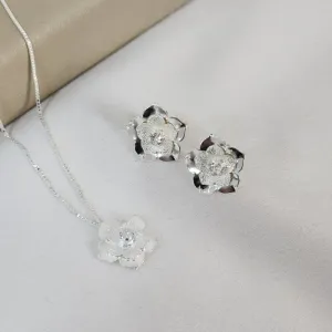 Conjunto Delicado Flor Lisa e Zircônia