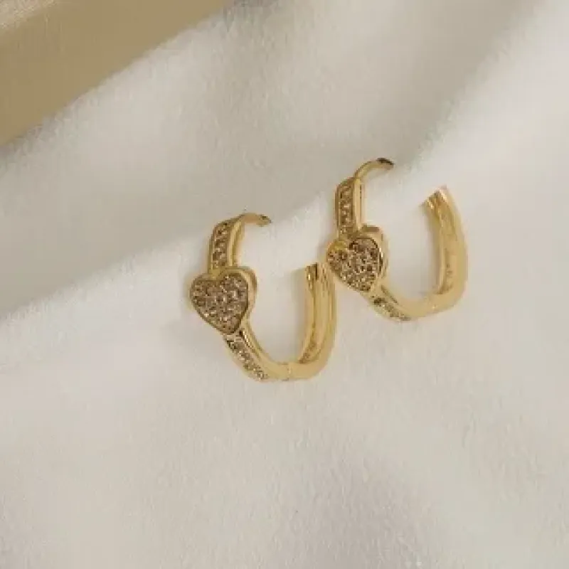 ARGOLA DE CORAÇÃO COM MICROZIRCONIA