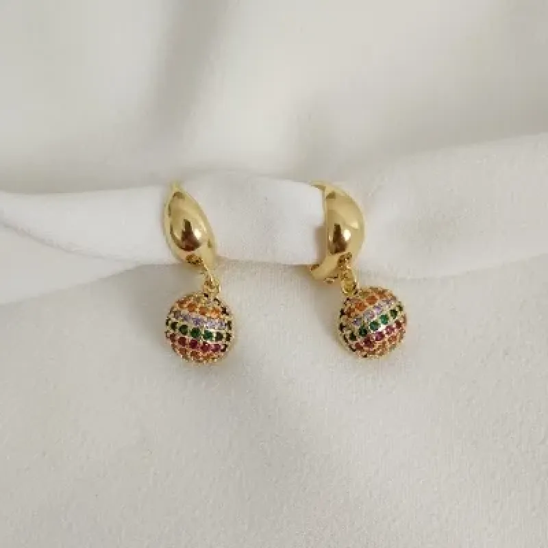 Brinco Argola Pingente Meia Esfera Colorido banhado Ouro 18k