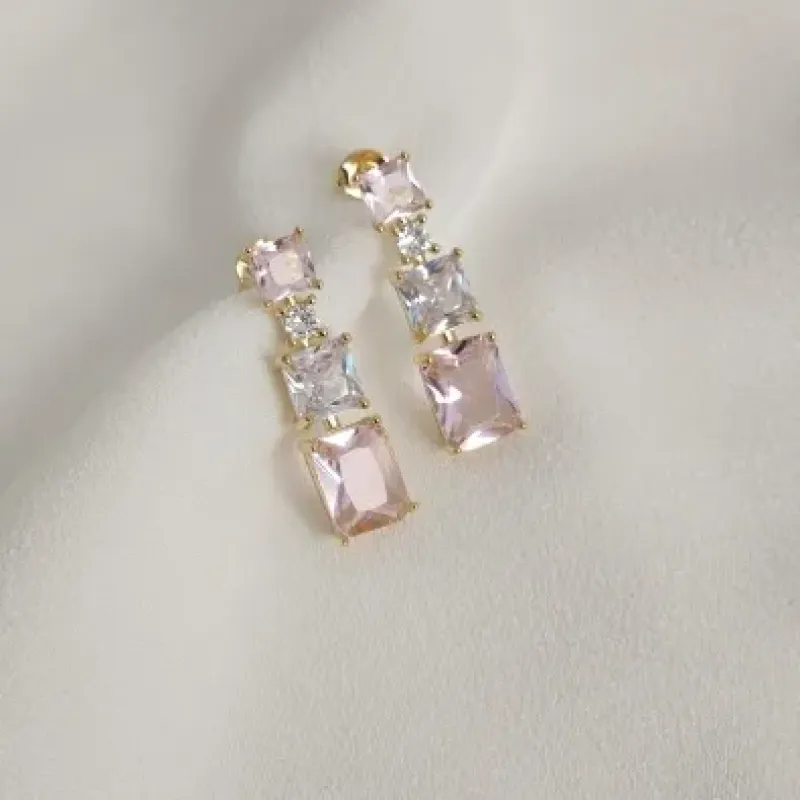BRINCO COM ZIRCONIA  E PEDRAS