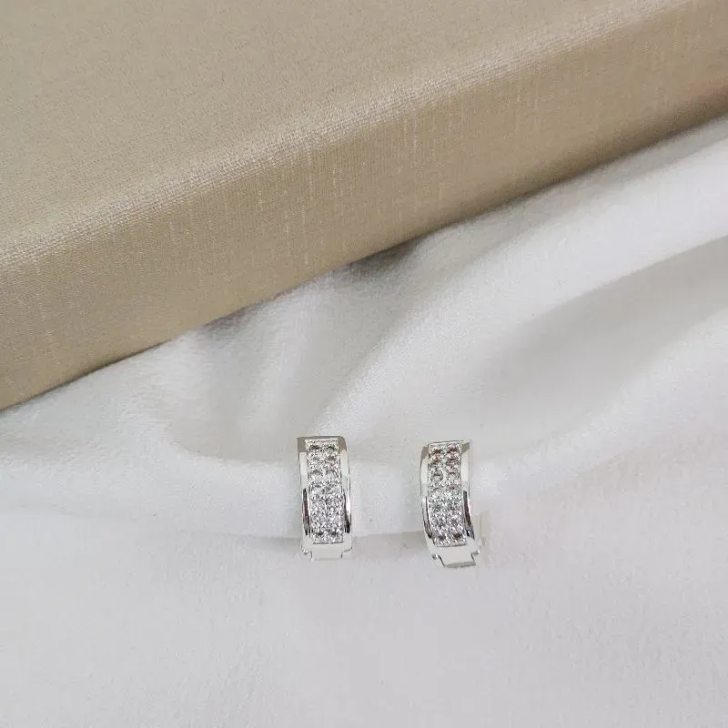 Brinco de Argola Pequeno Zircônia Cravejada banhado Prata