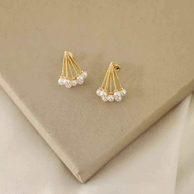 Brinco Delicado Micropérolas banhado Ouro 18k