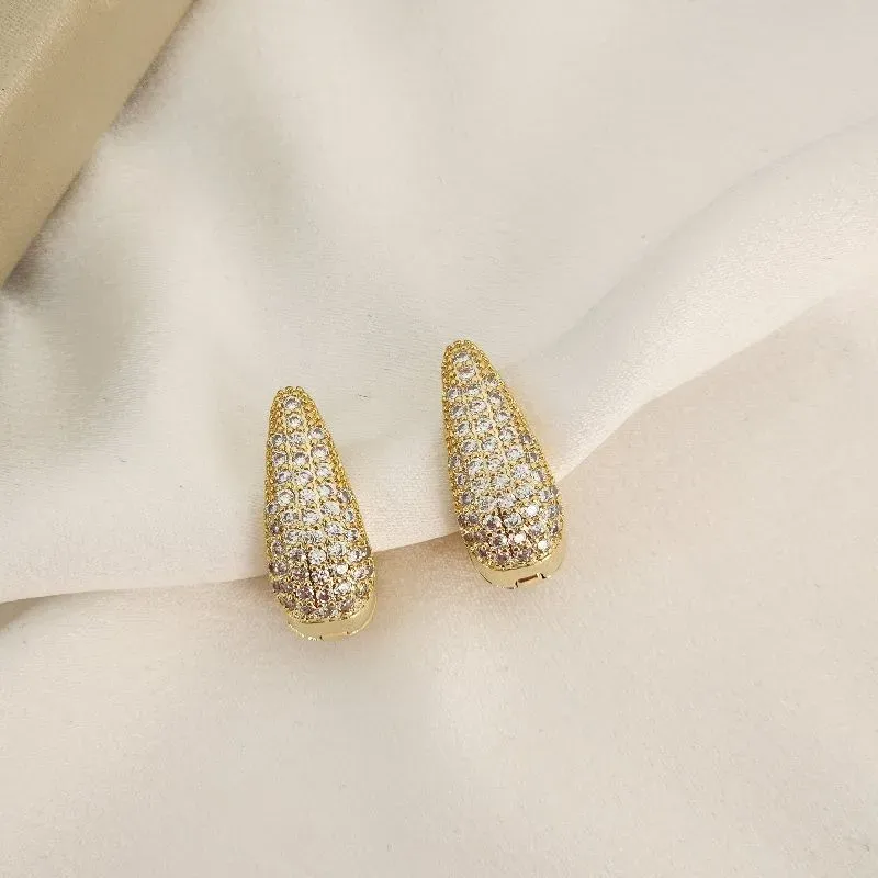 Brinco Gota Zircônia Cravejada banhado Ouro 18k