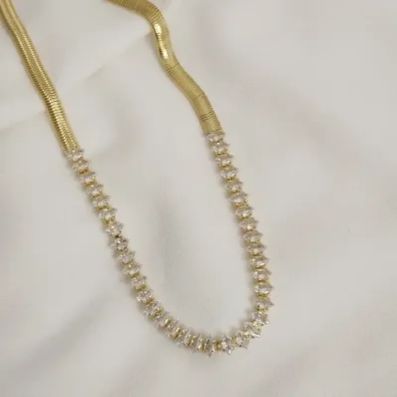 Choker Corrente Maleável Zircônia Navete banhado Ouro 18k