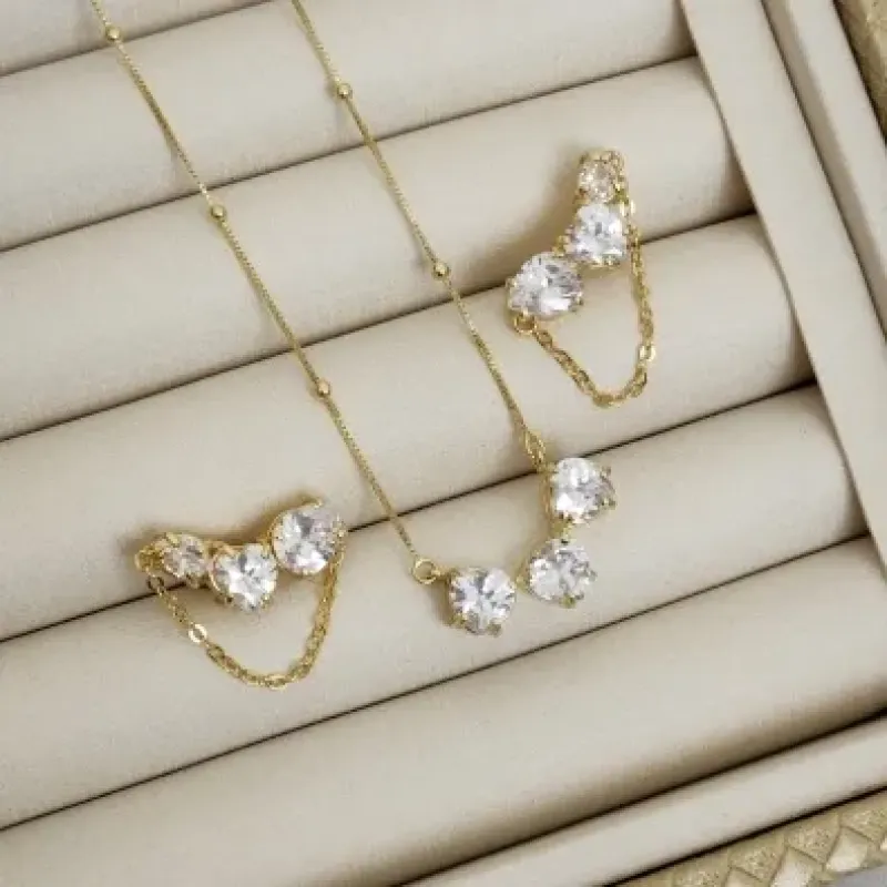 CONJUNTO EARCUFF CORAÇÃO