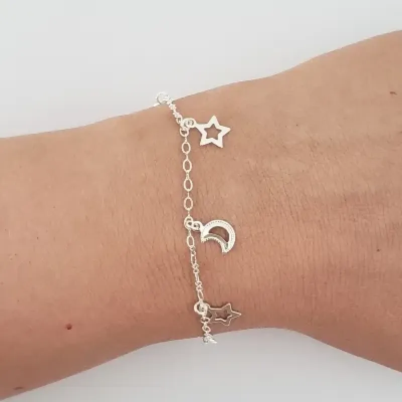 PULSEIRA COM PINGETES LUA E ESTRELA