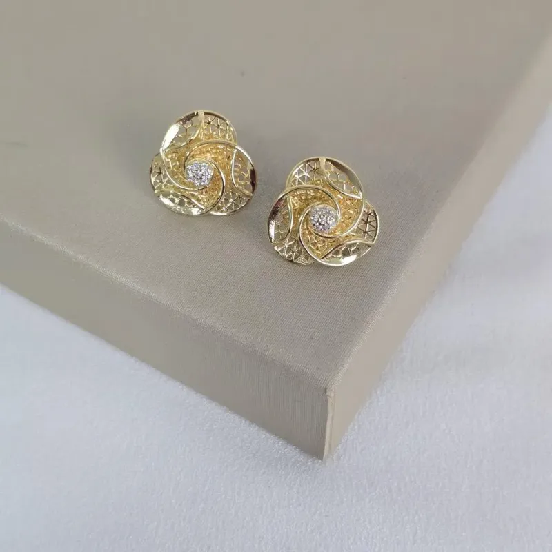Brinco Flor Zirconia