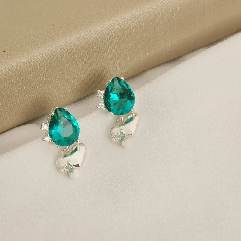BRINCO COM GOTA DE ZIRCONIA