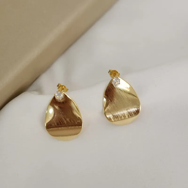 Brinco Gota Escovada Zircônia banhado Ouro 18k