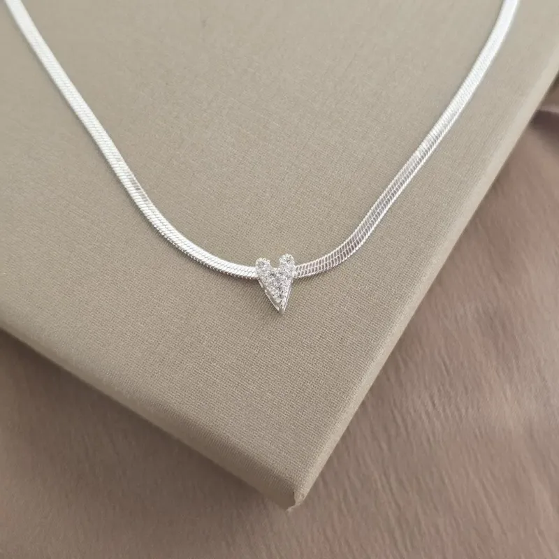 Choker Fita Coração de Zircônia