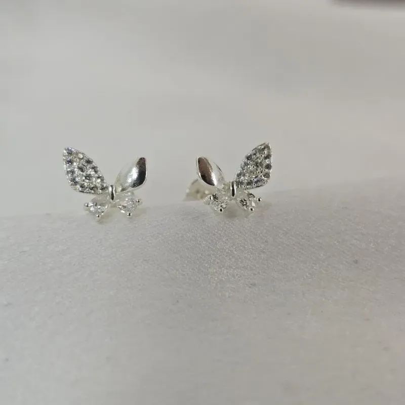 Brinco Delicado Borboleta Zircônia