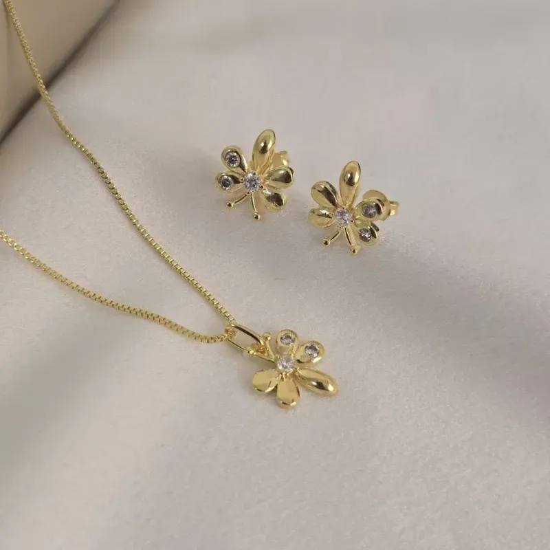 Conjunto Delicado Flor Zircônia