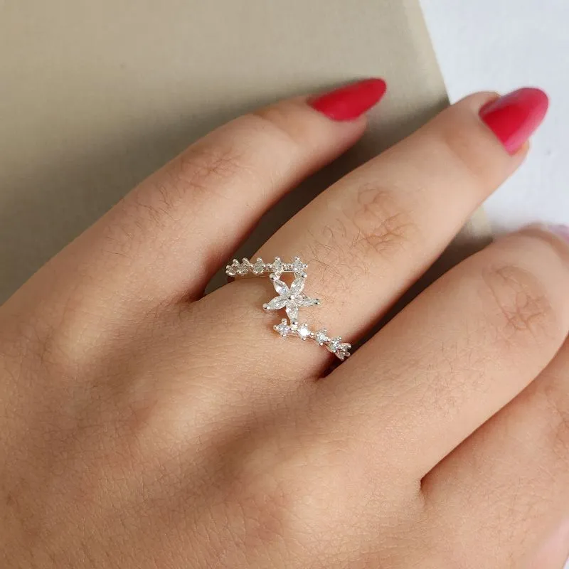 Anel Flor Navete Zirconia