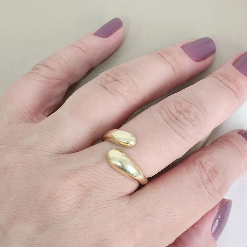 Anel Liso Flutuante Banhado Ouro 18K