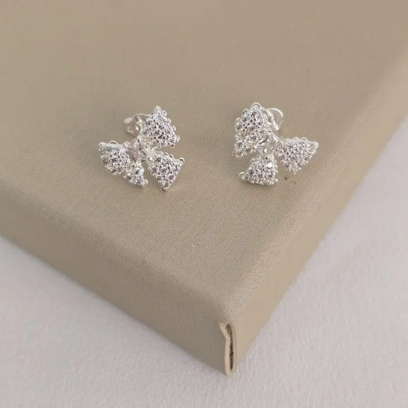 Brinco Delicado Laço Zircônia