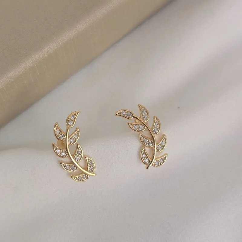 Brinco Folha Zircônia