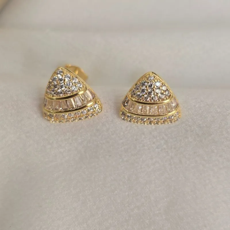 Brinco Geométrico Zircônia