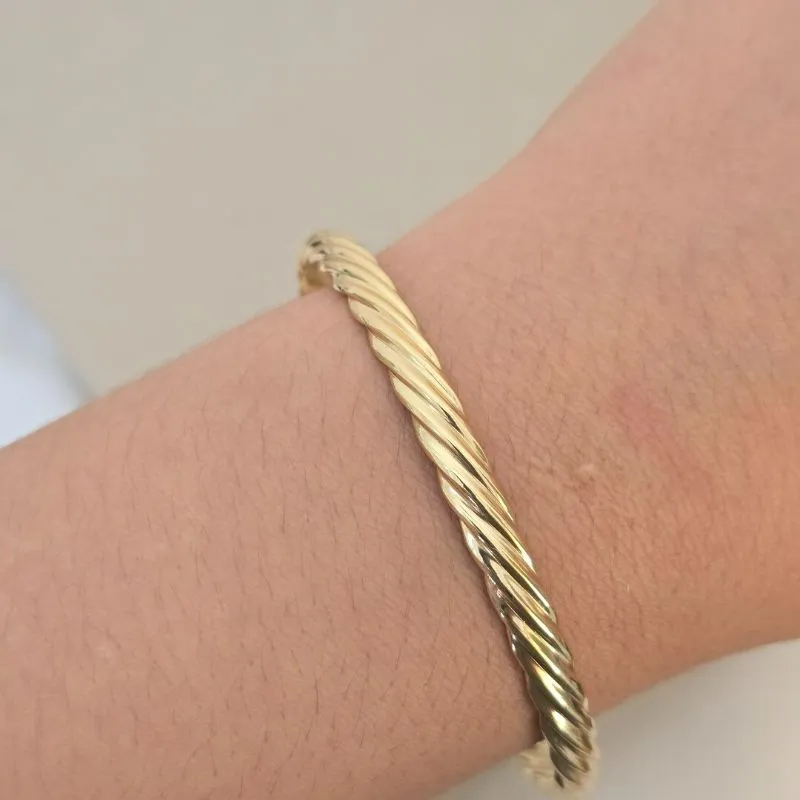 Bracelete Detalhado Torcido Orgânico