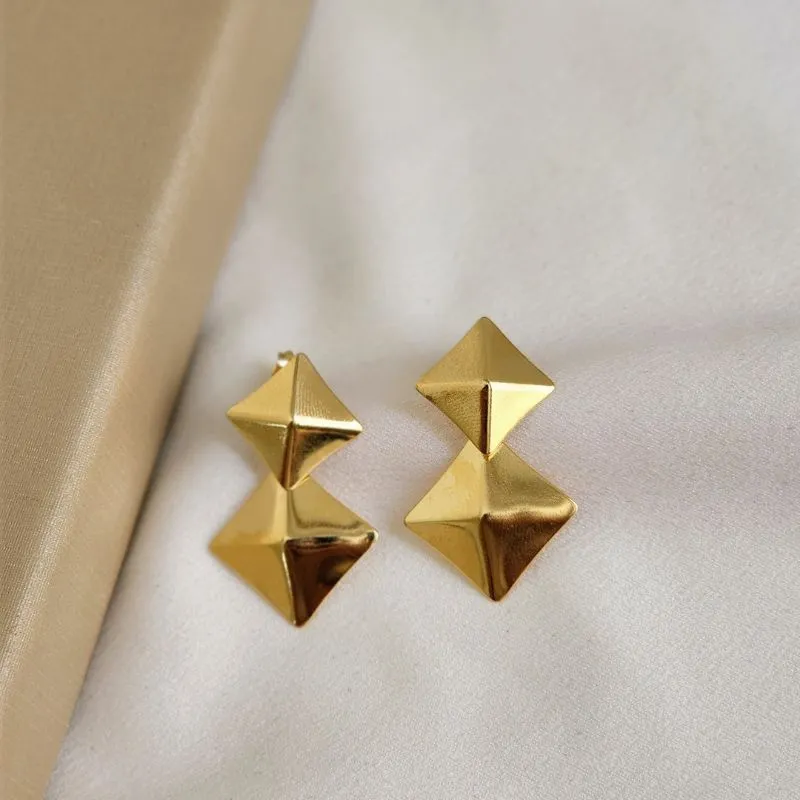 Brinco Liso Geométrico