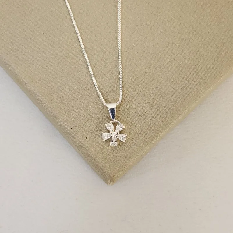 Colar Delicado Flor ircônia