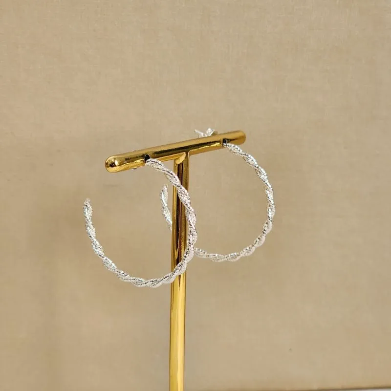 Brinco Argola Lisa Detalhada