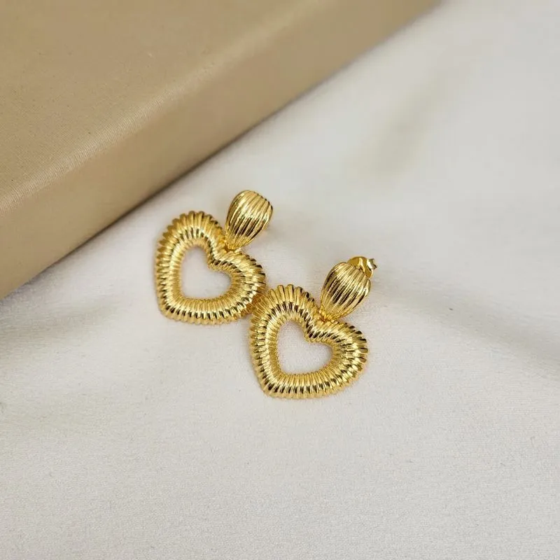 Brinco Liso Coração