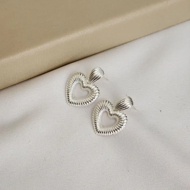 Brinco Liso Coração