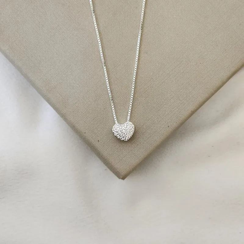 Colar Delicado Coração Zricônia