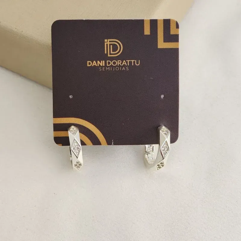 Argola Delicada Lisa e Zircônia