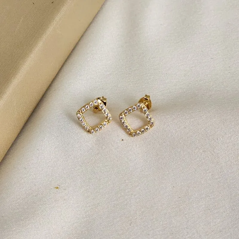 Brinco Geométrico Zircônia