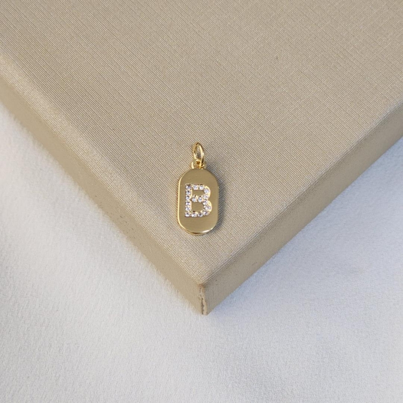 Pingente Plaquinha Letra B