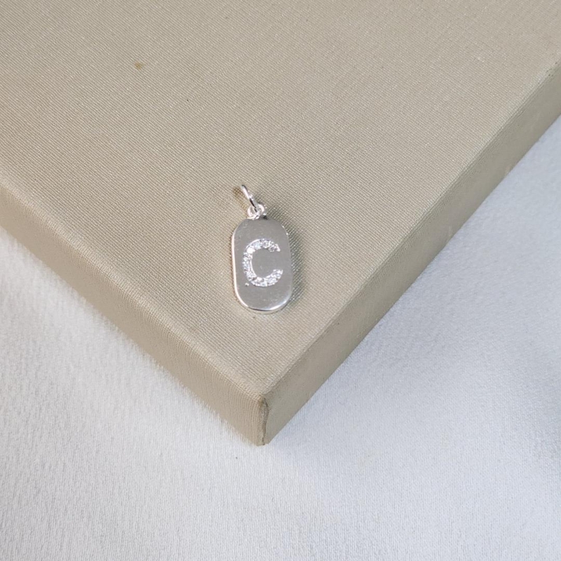 Pingente Plaquinha Letra C