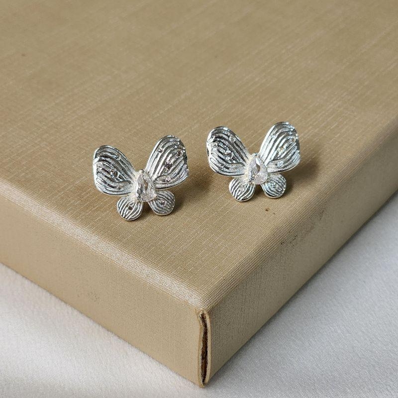 Borboleta com Pedra Zirconia