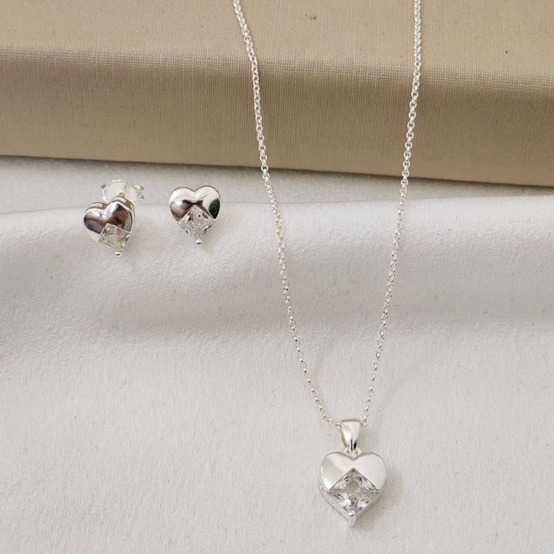 Conjunto Delicado Coração Liso e Zircônia
