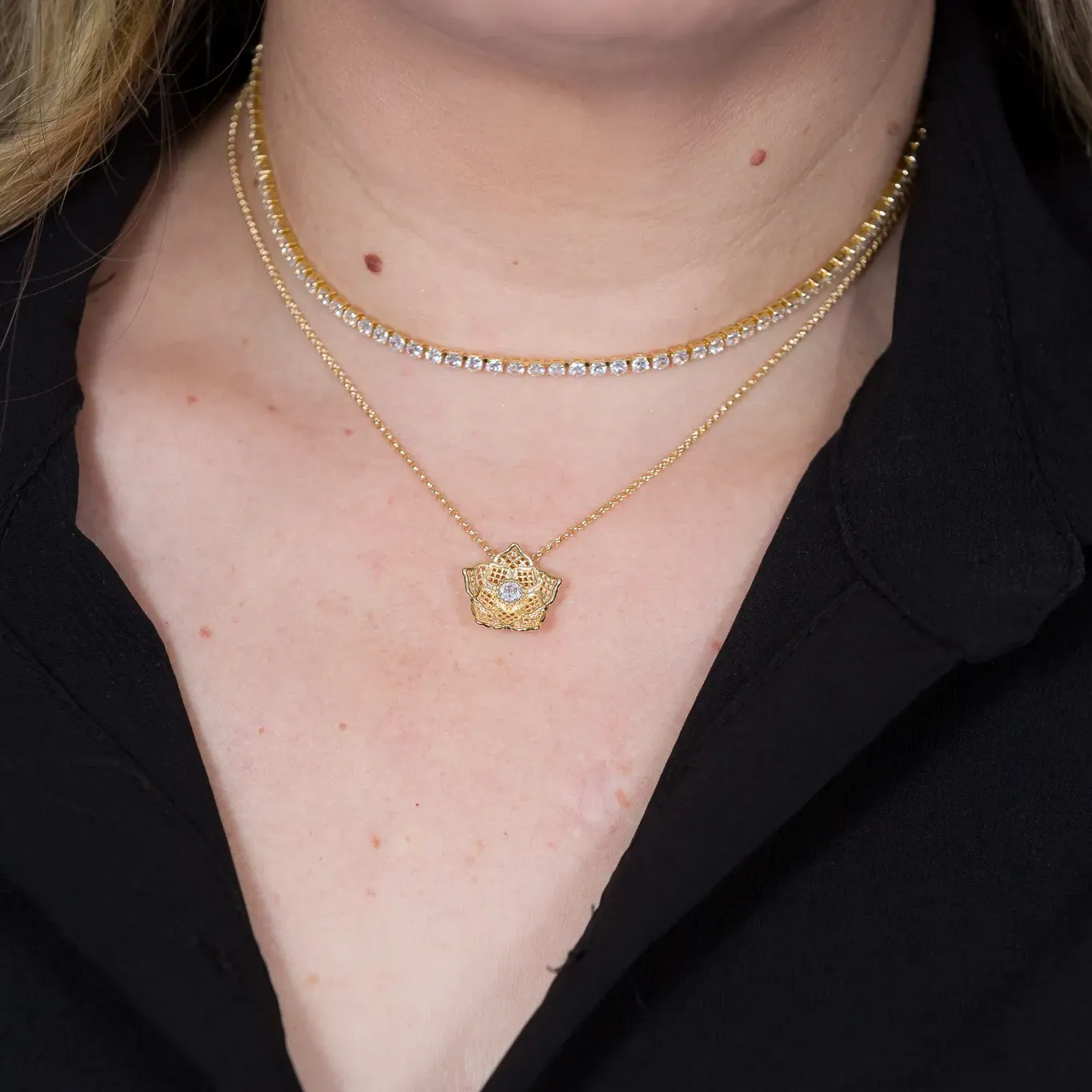 Conjunto Corrente Fina Flor Miolo Zircônia  banhado Ouro 18k