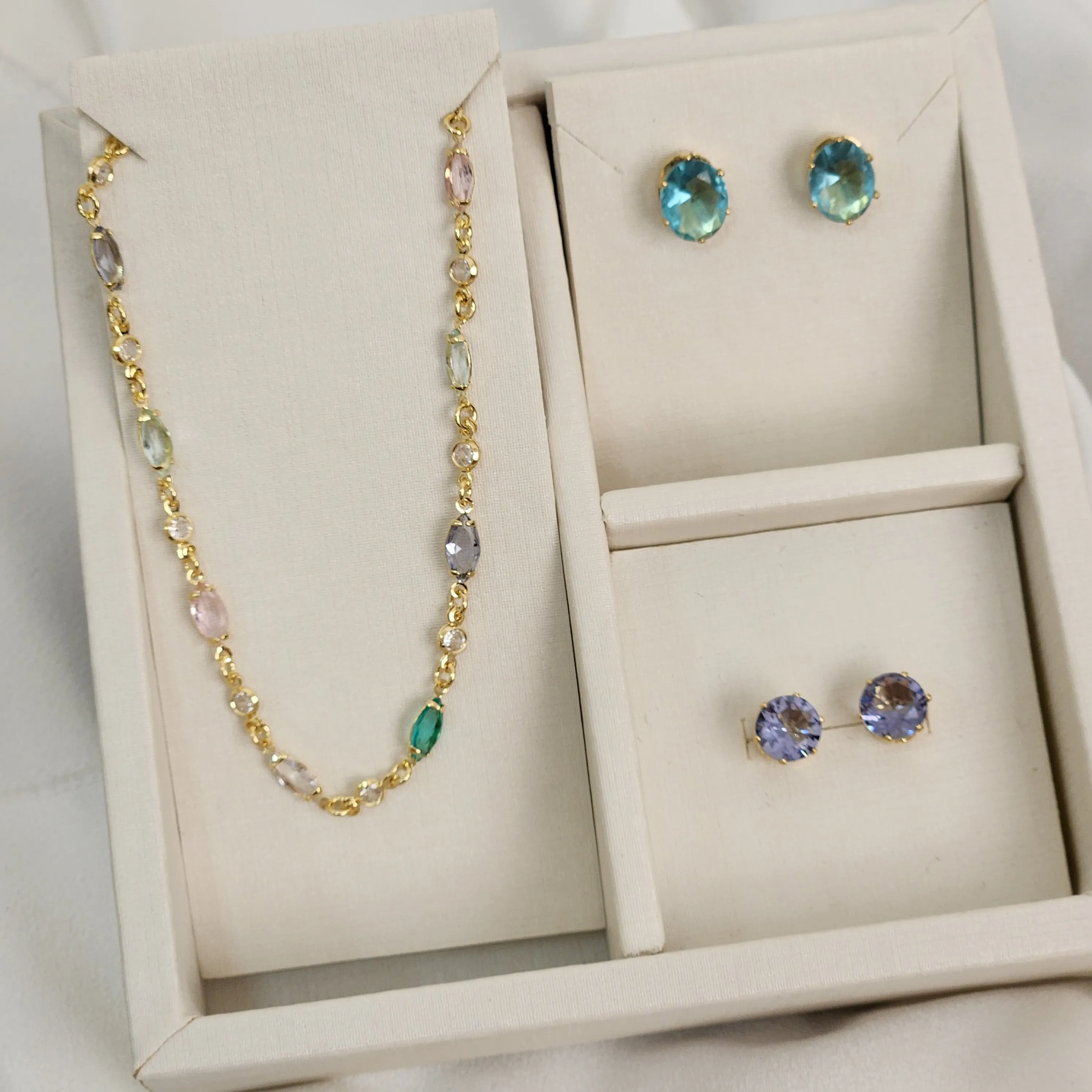 Conjunto Delicado Colorido banhado Ouro 18k