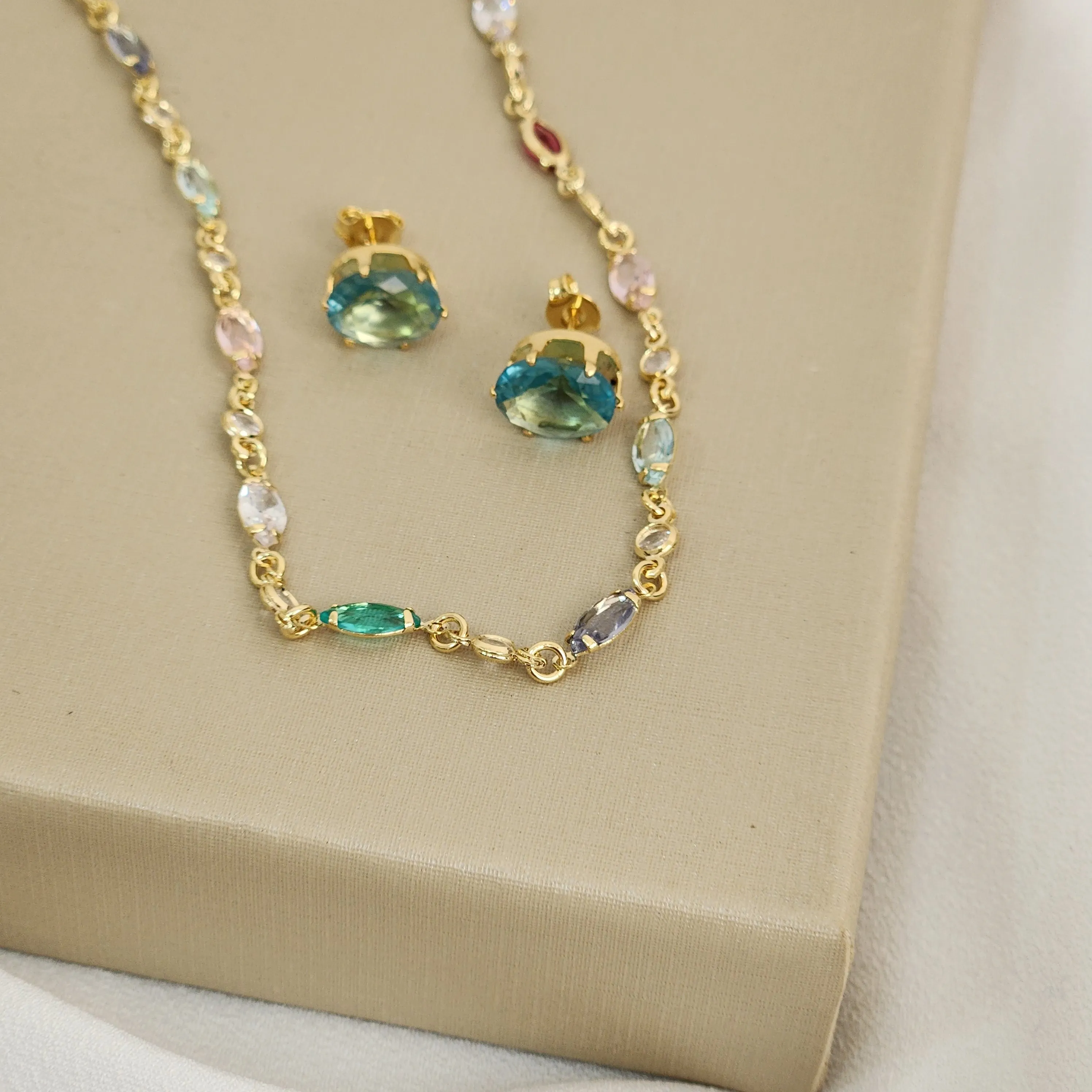 Conjunto Delicado Colorido banhado Ouro 18k