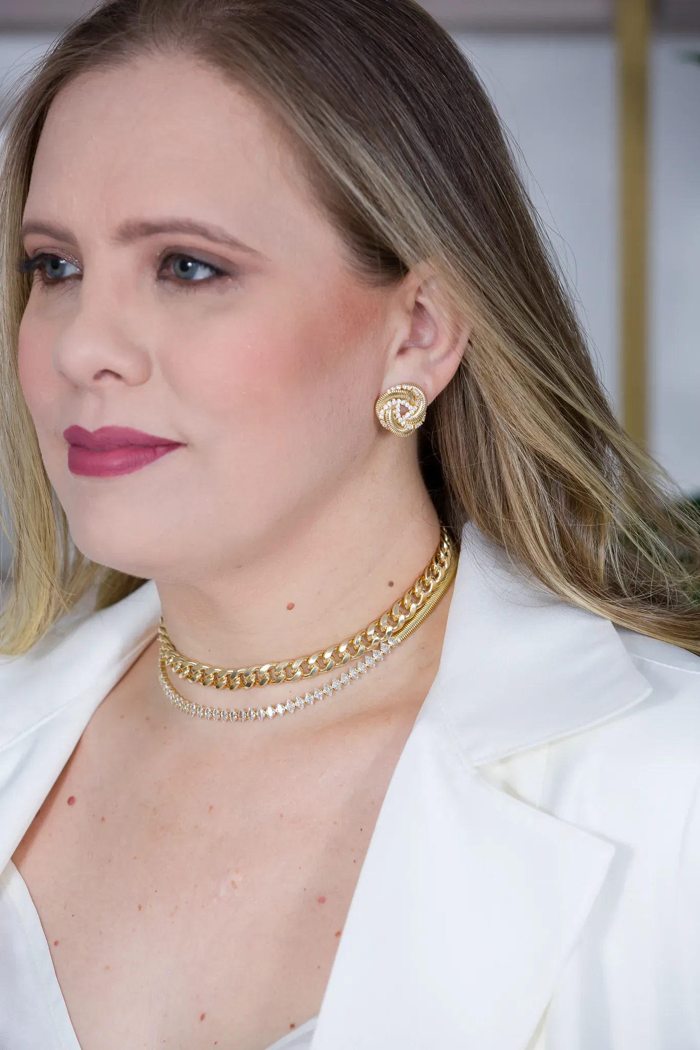 Brinco Detalhe Nó Fio Malha Zircônia banhado Ouro 18k