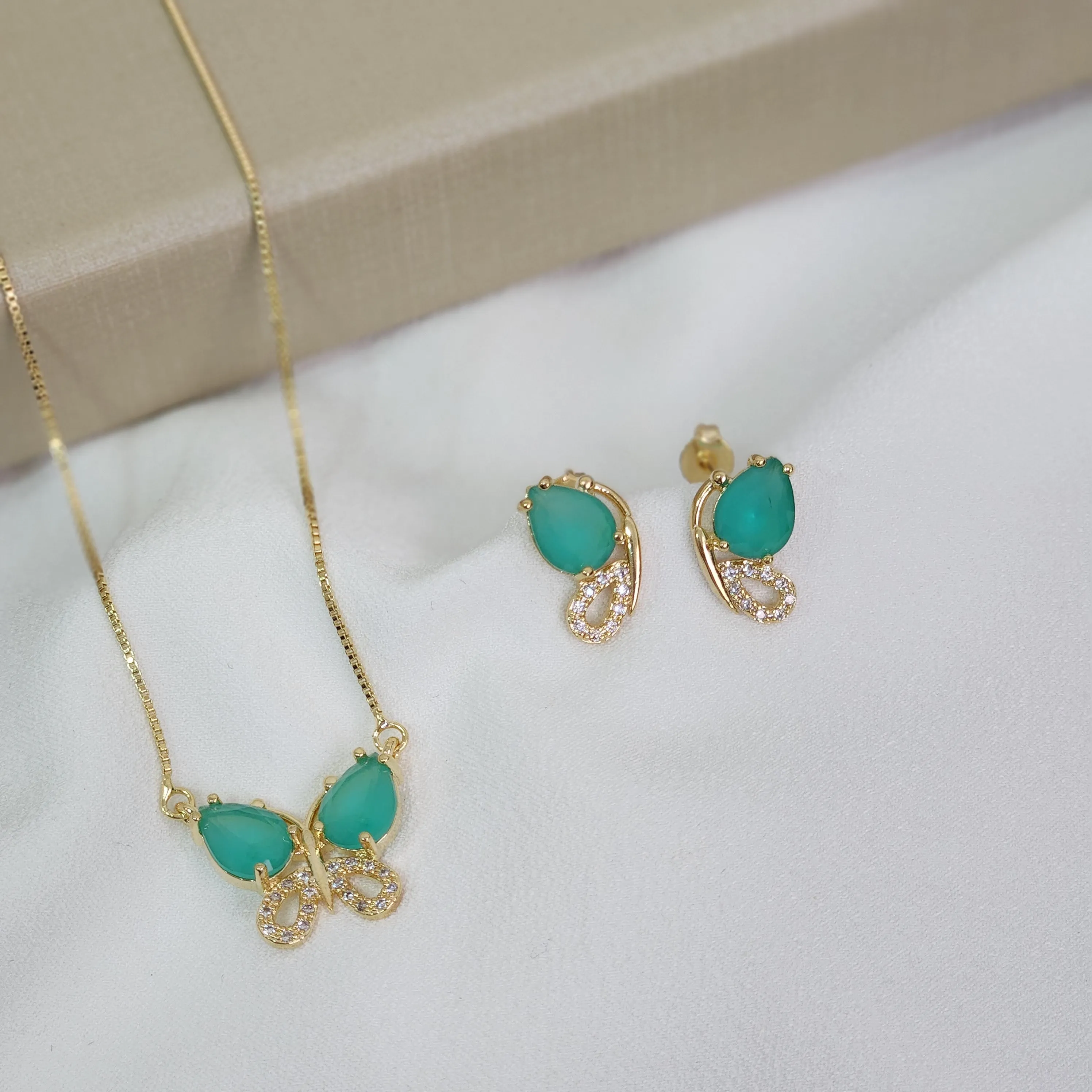 Conjunto Borboleta Zircônia