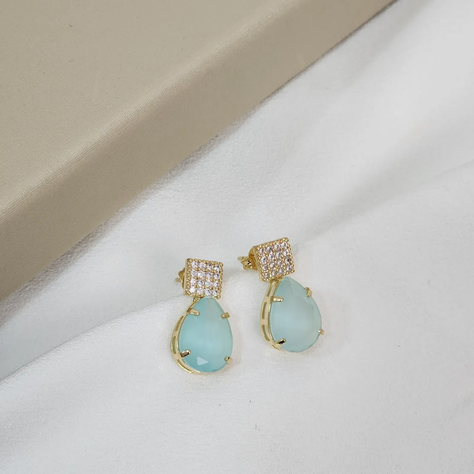BRINCO PEDRA COM ZIRCONIA