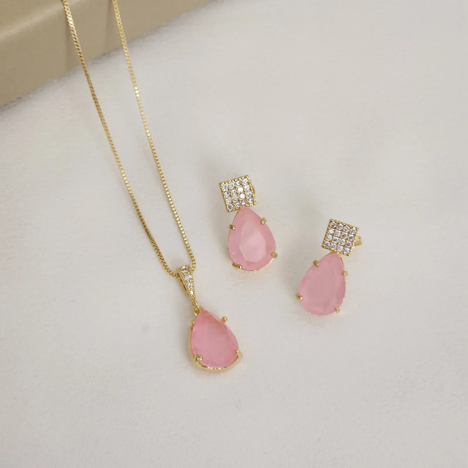 CONJUNTO GOTA COM ZIRCÔNIA