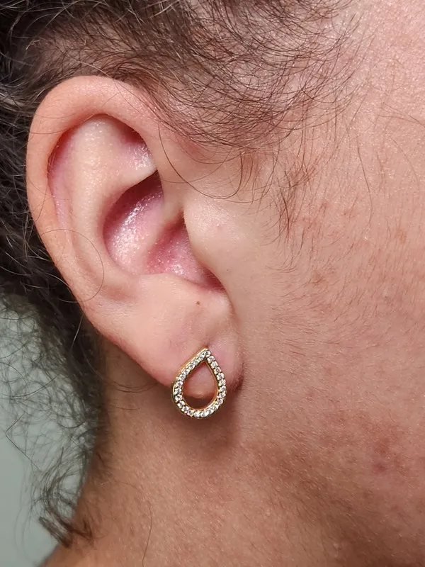 Brinco Gota Vazada Zircônia Cravejado banhado Ouro 18k