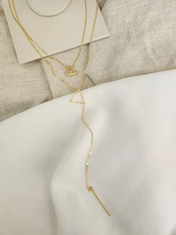 Colar Geométrico Triangular Vazado banhado Ouro 18k