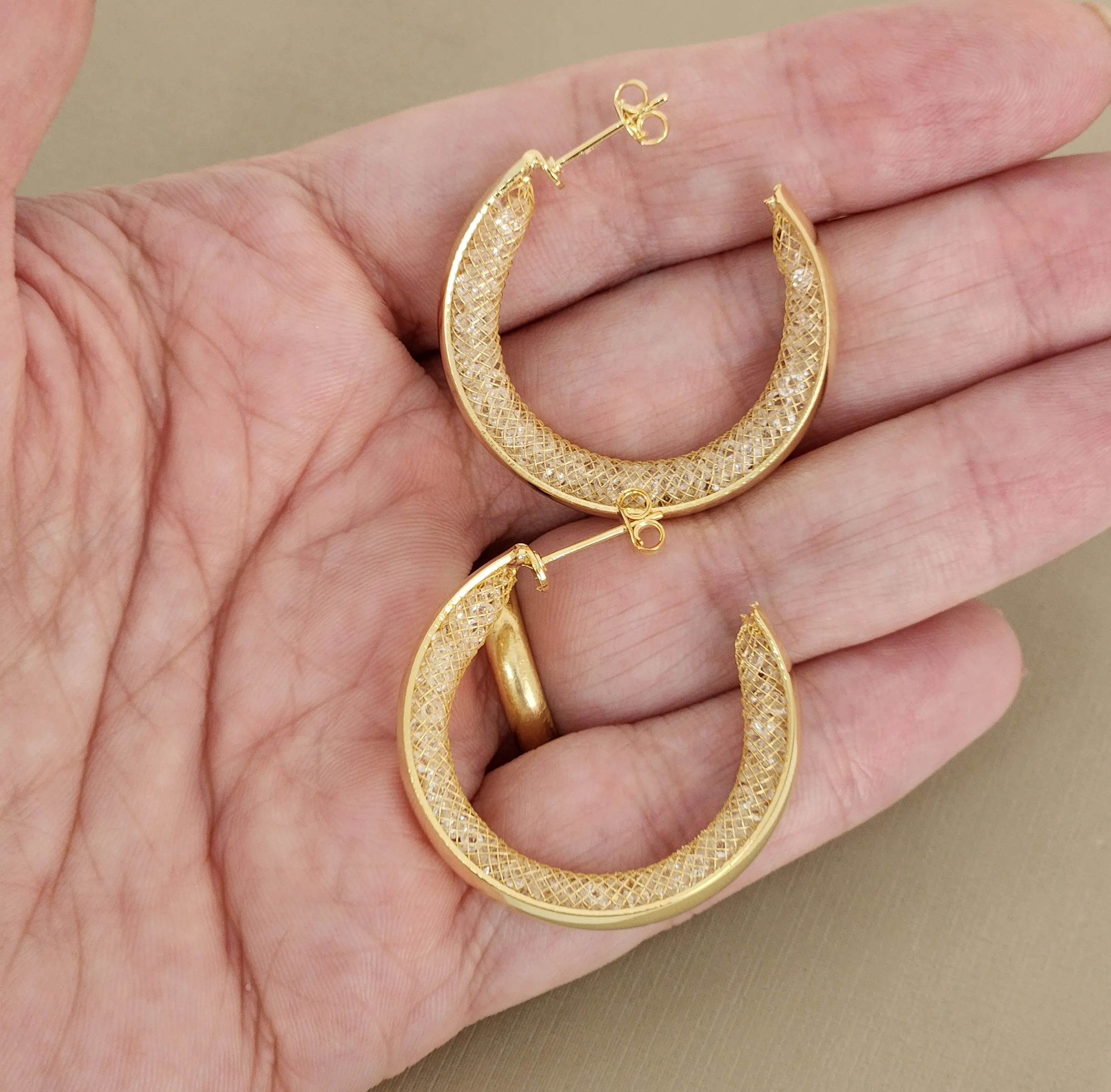 Argola Detalhes Trabalhado banhada Ouro 18k