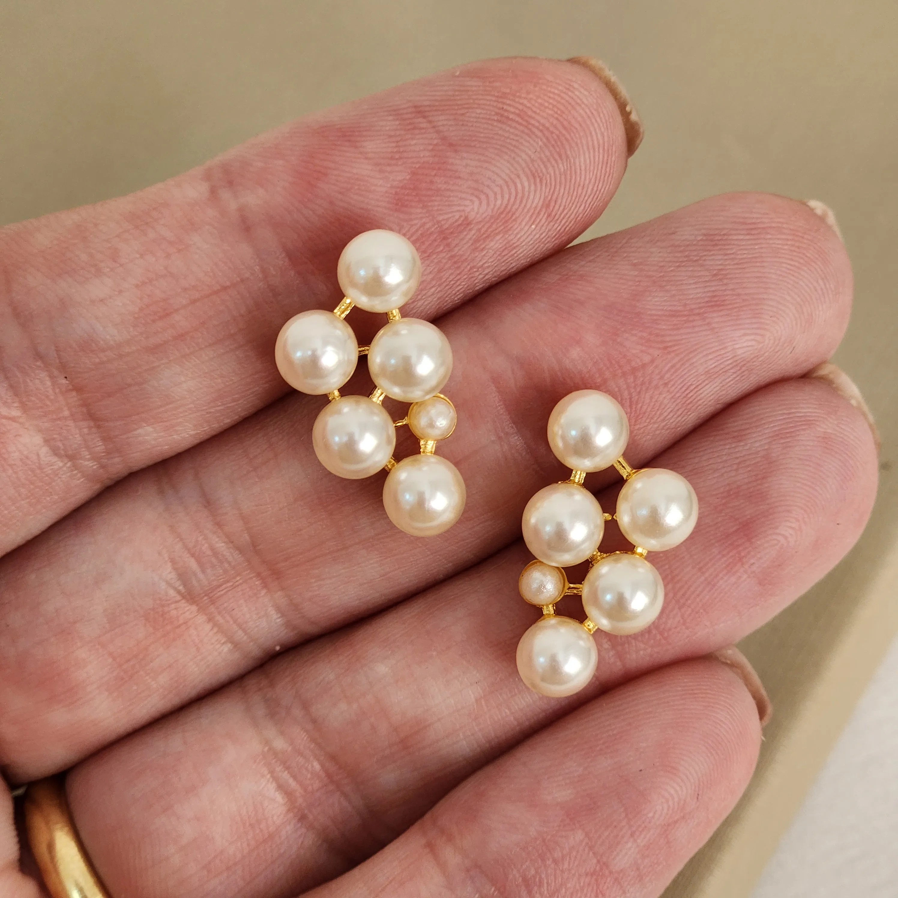 Brinco Pequeno Earcuff Pérola banhado Ouro 18k
