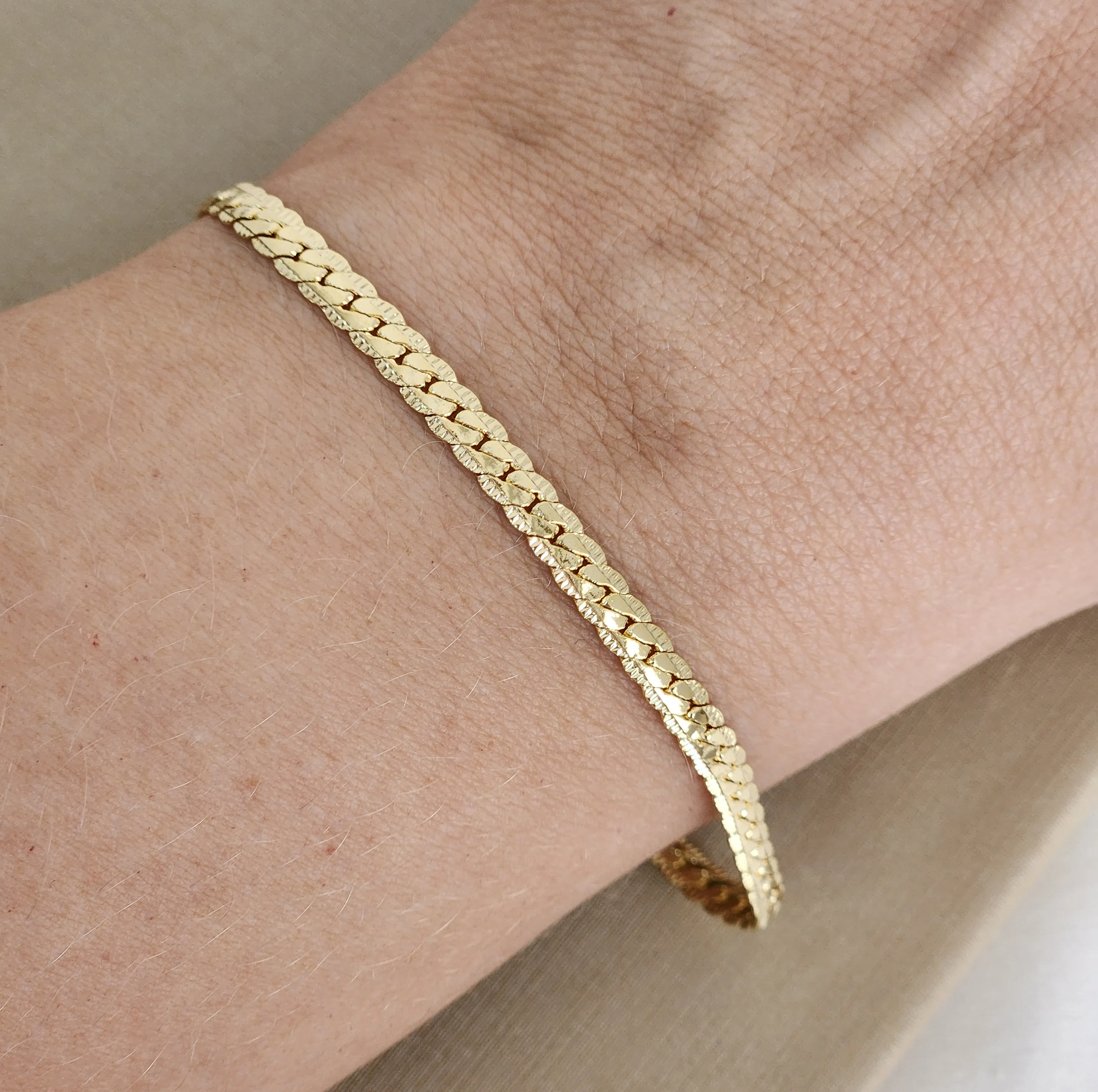 Pulseira Metal Trabalhada banhada Ouro 18k