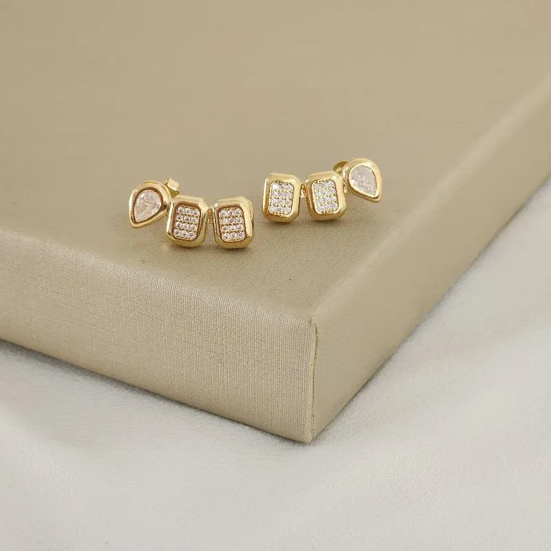 Brinco EarCuff Retangular Zircônia Cravejada banhada Ouro 18k