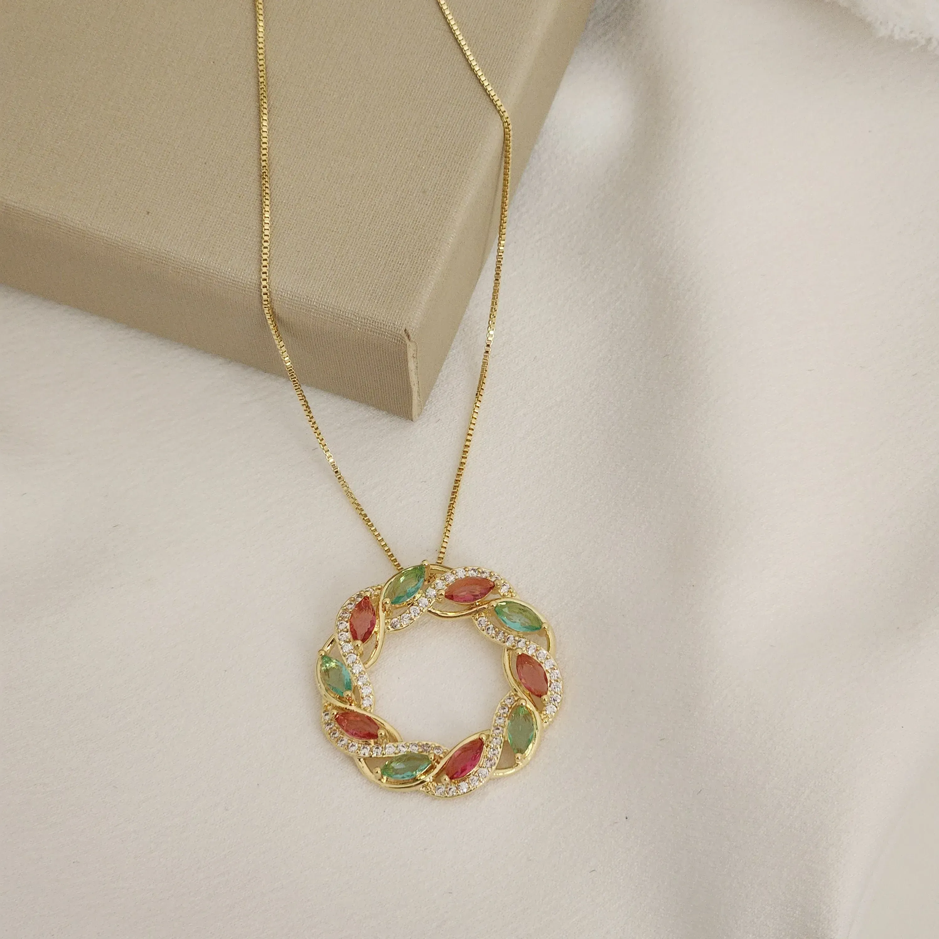 COLAR COM PINGENTE COLORIDO DE ZIRCONIA