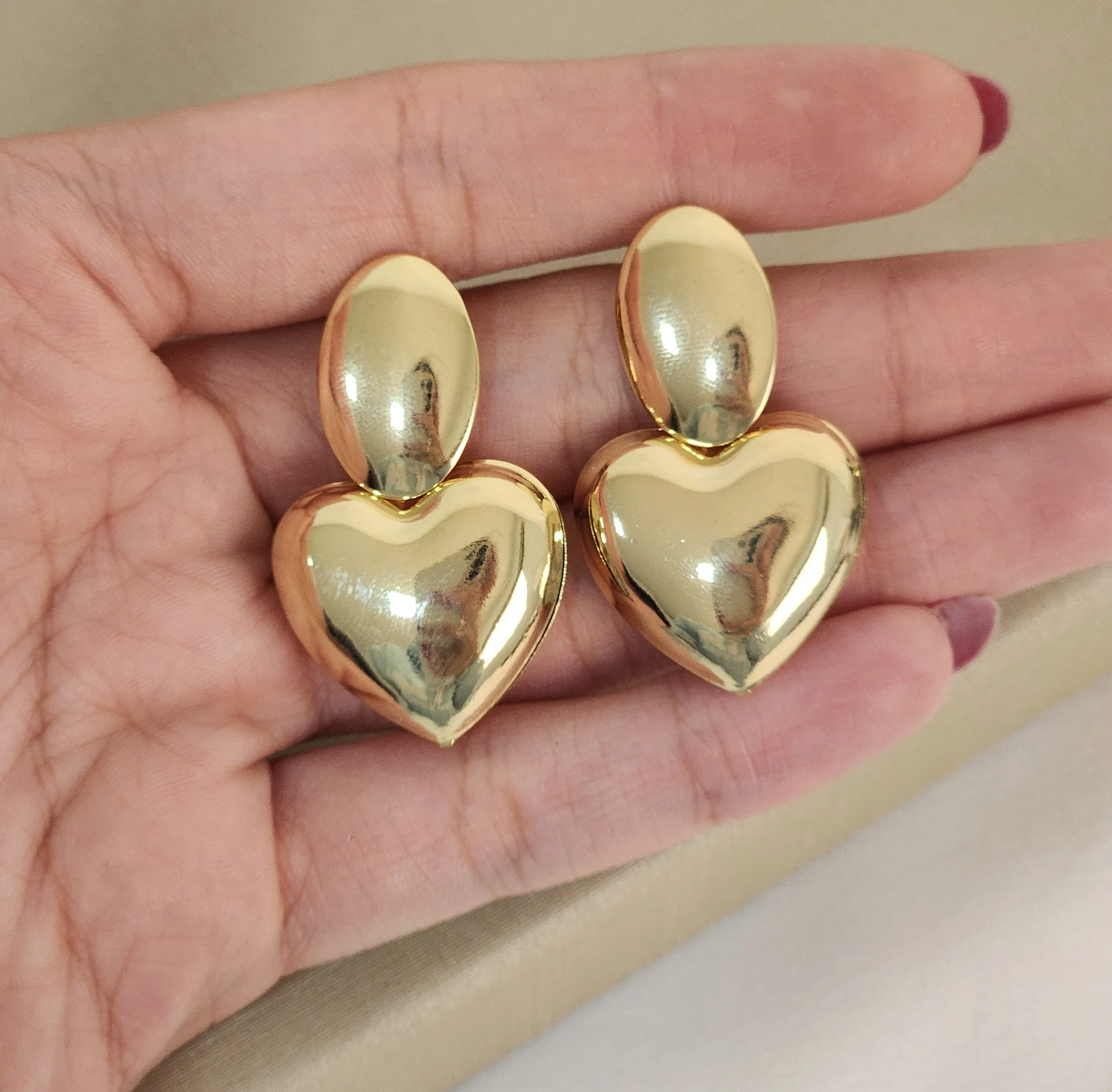 Brinco Coração Liso banhado Ouro 18k